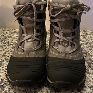 Mid length Snow Boots